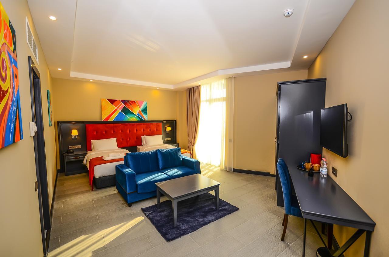 Batumi Palm Hotel Екстер'єр фото