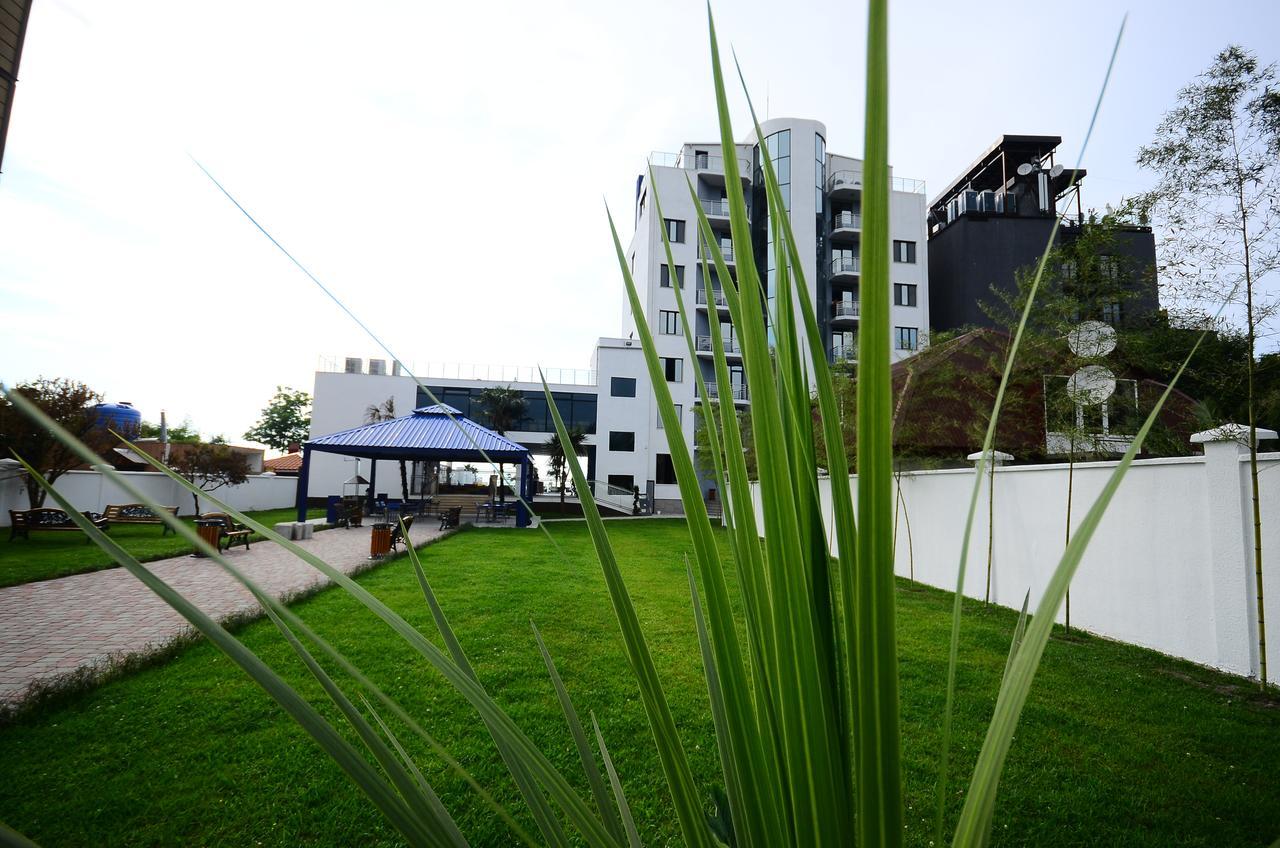 Batumi Palm Hotel Екстер'єр фото