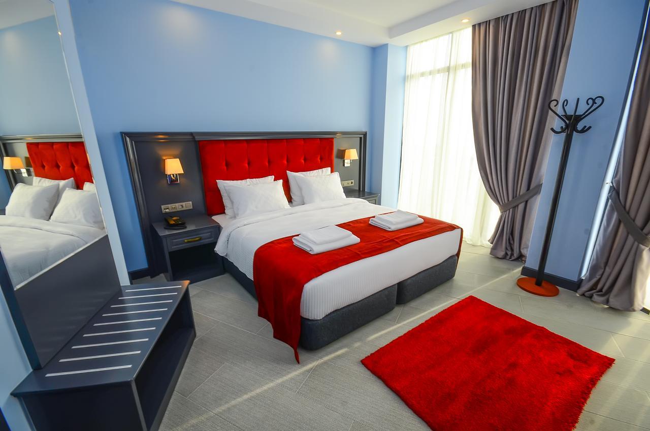Batumi Palm Hotel Екстер'єр фото