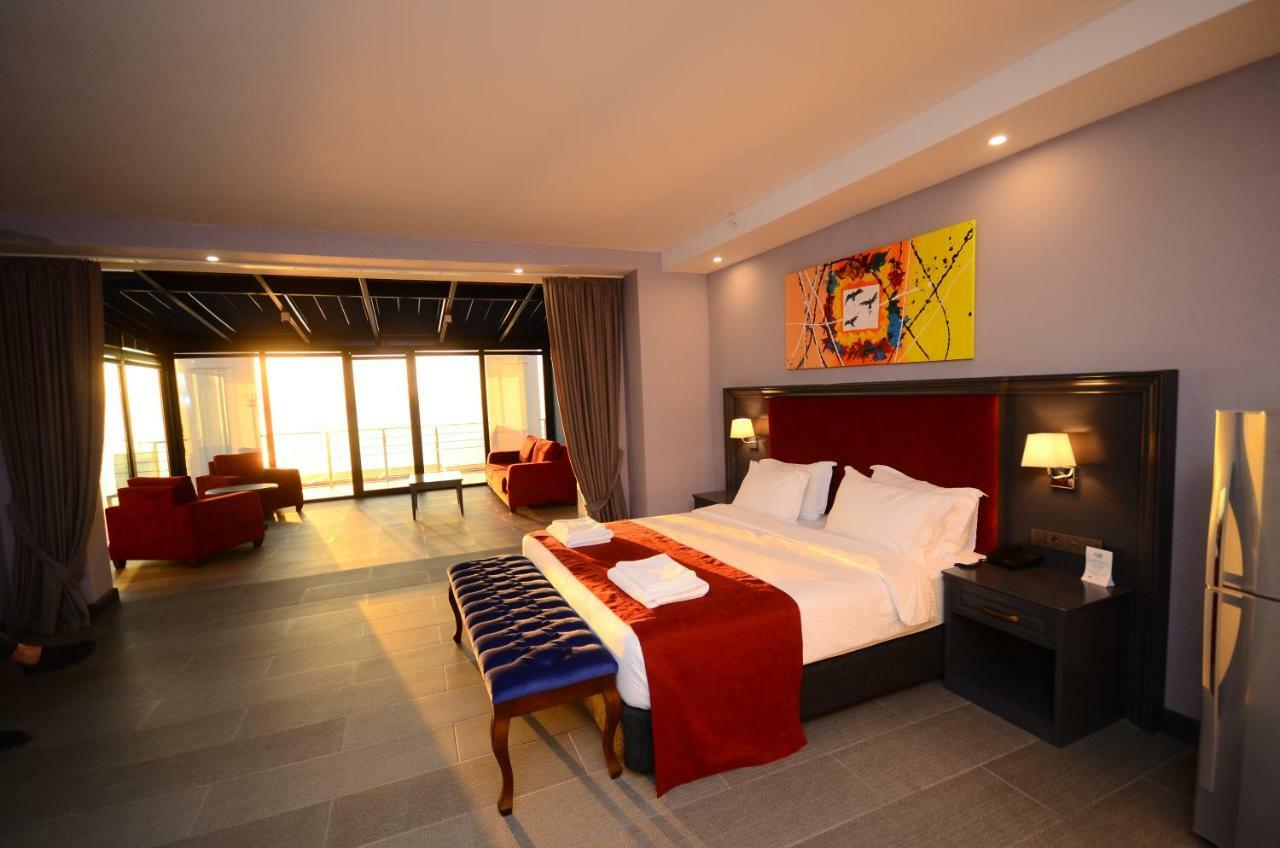 Batumi Palm Hotel Екстер'єр фото