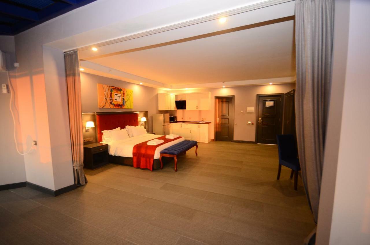 Batumi Palm Hotel Екстер'єр фото