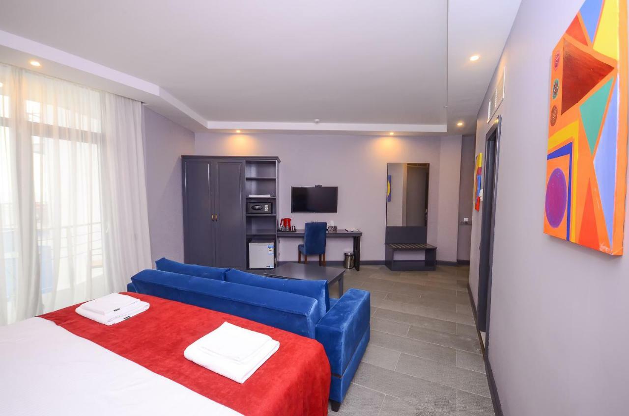 Batumi Palm Hotel Екстер'єр фото