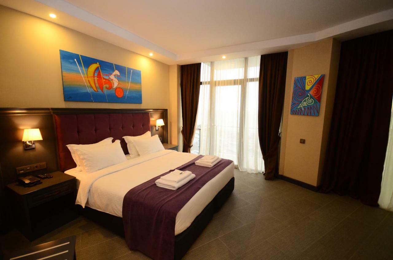 Batumi Palm Hotel Екстер'єр фото