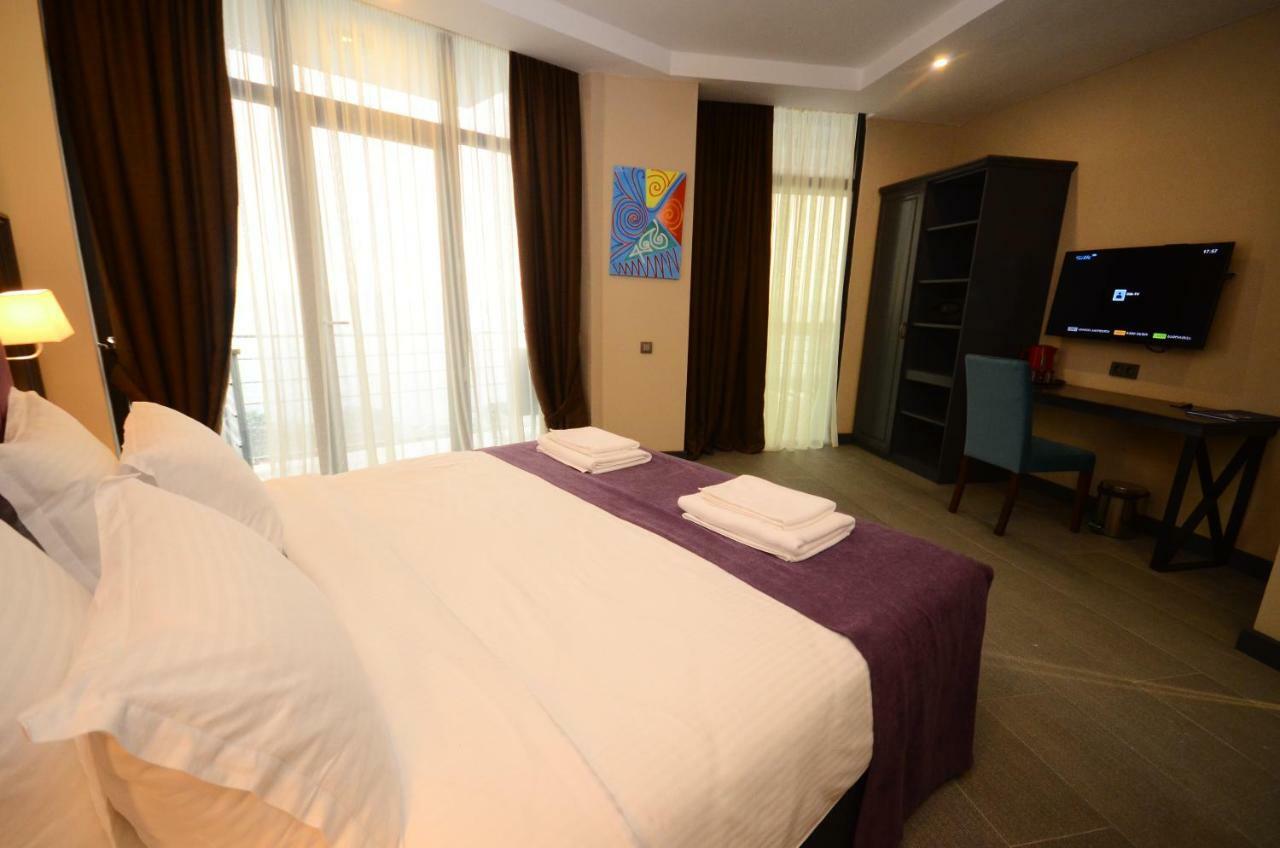 Batumi Palm Hotel Екстер'єр фото
