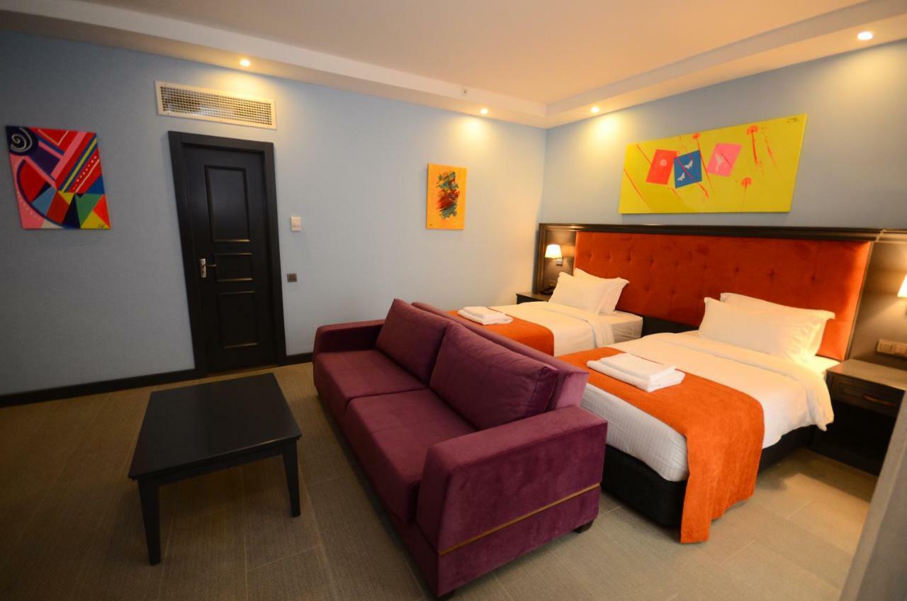 Batumi Palm Hotel Екстер'єр фото