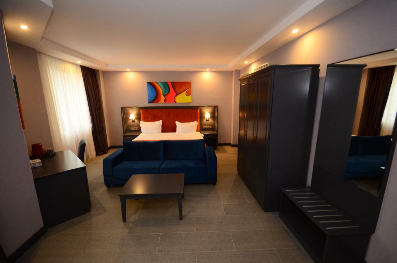 Batumi Palm Hotel Екстер'єр фото