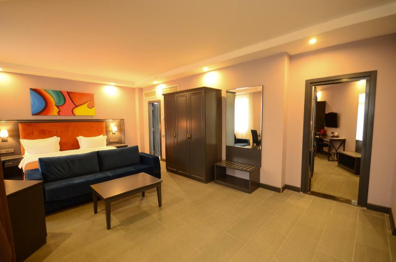 Batumi Palm Hotel Екстер'єр фото