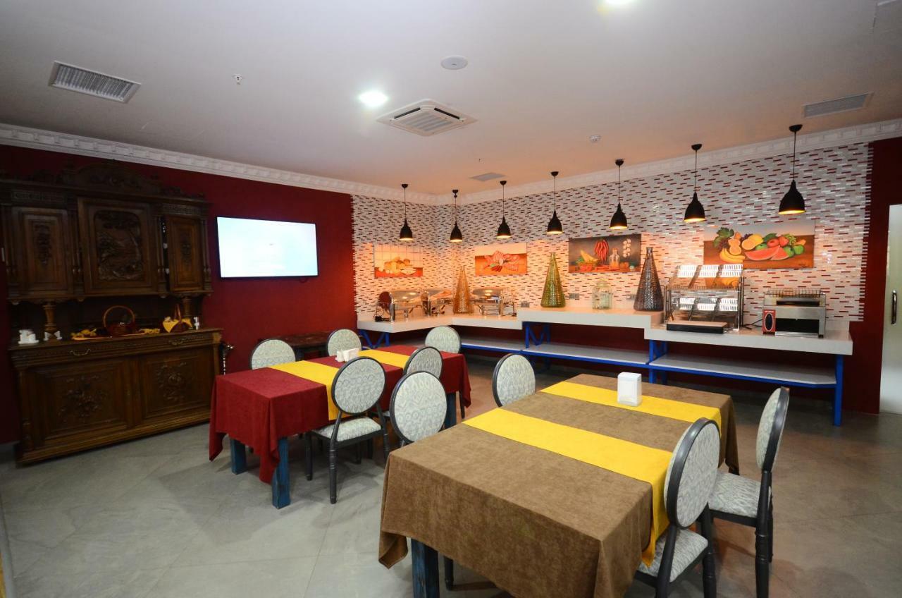Batumi Palm Hotel Екстер'єр фото